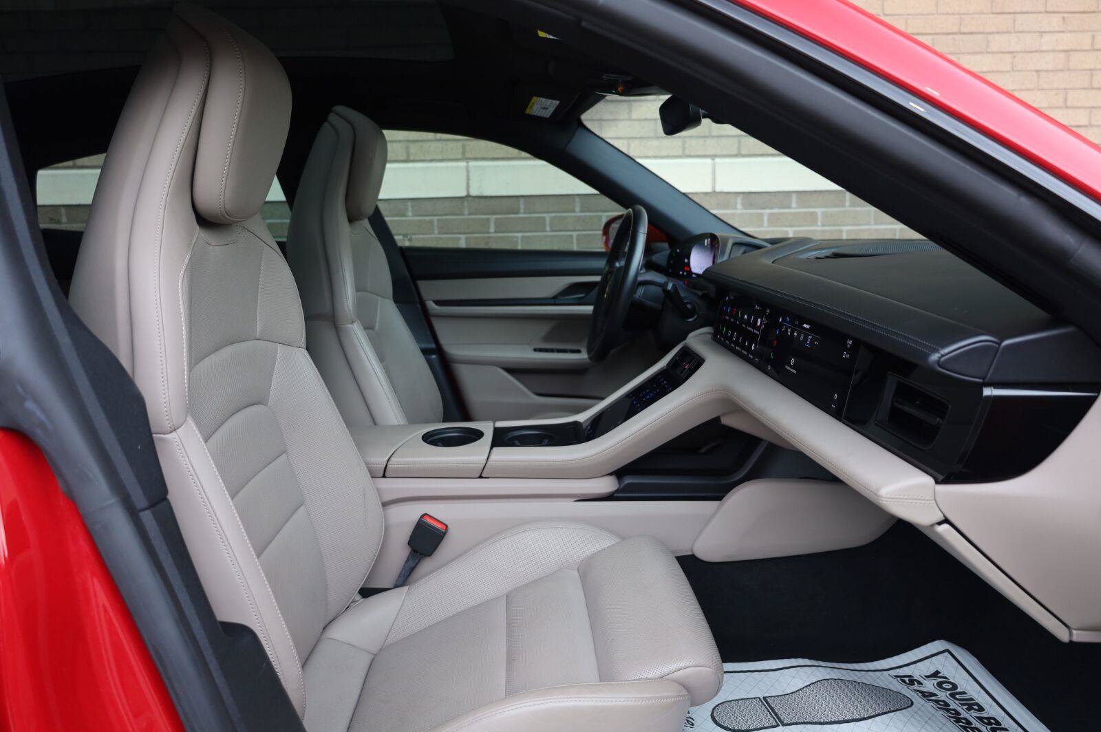 Used 2020 Porsche Taycan 4S w/ Premium Package AWD/4WD image 28
