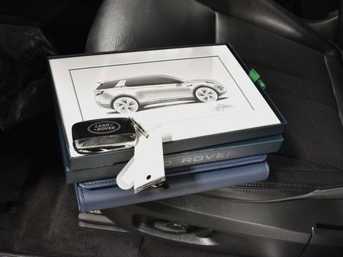 Used 2019 Land Rover Discovery Sport HSE image 39