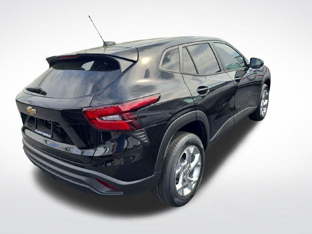 New 2026 Chevrolet Trax LS w/ LS Convenience Package FWD image 6