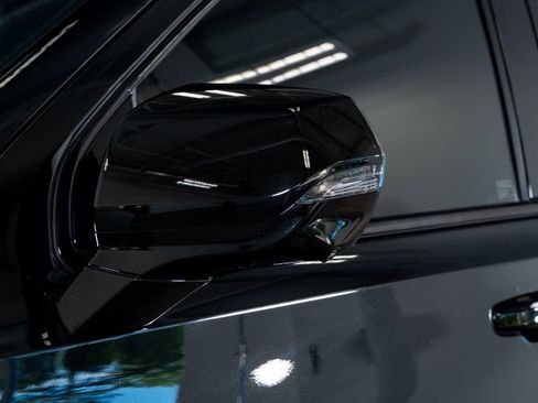 Used 2026 Cadillac Escalade ESV Platinum Sport w/ LPO, ONYX Package image 20