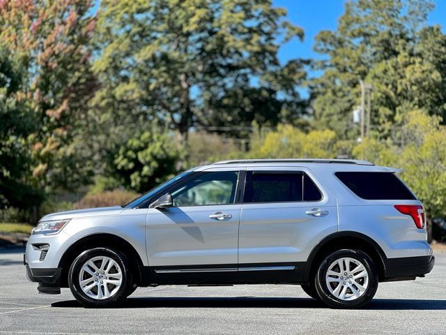 Used 2019 Ford Explorer XLT w/ Equipment Group 202A AWD/4WD image 12