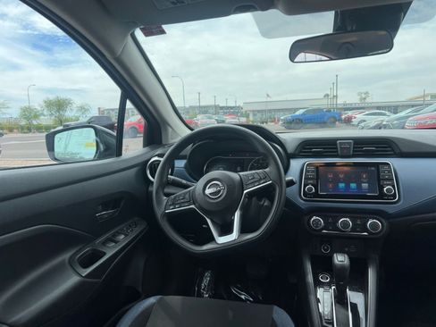 Used 2025 Nissan Versa SV FWD image 34
