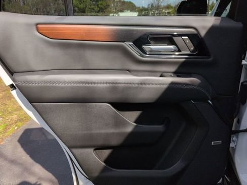 New 2026 GMC Yukon Denali w/ Sun & Power Step Package image 28