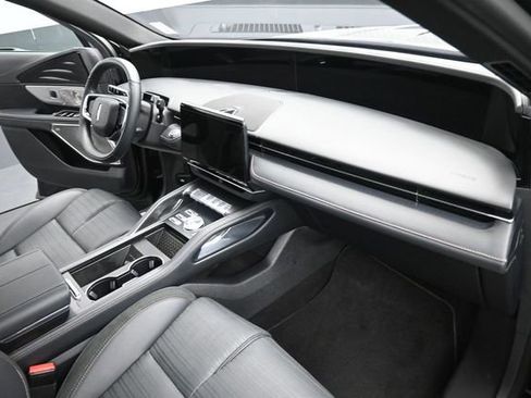 Certified 2025 Lincoln Nautilus Reserve AWD/4WD image 32