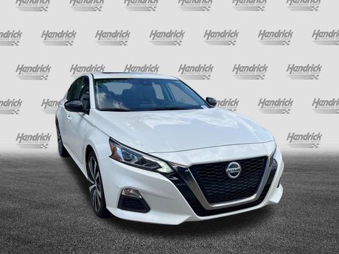 Used 2021 Nissan Altima 2.0 SR FWD image 3