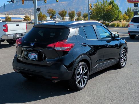 Used 2020 Nissan Kicks SV image 3
