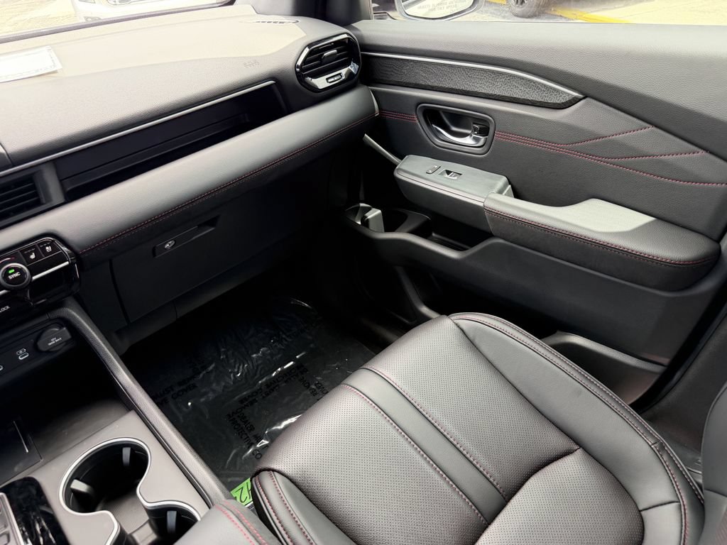 New 2026 Honda Pilot Black Edition image 17
