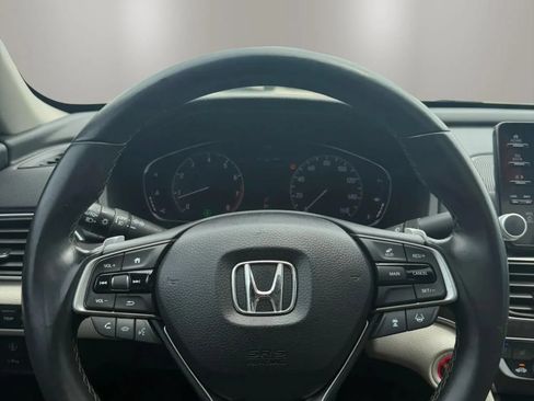 Used 2018 Honda Accord Touring image 13