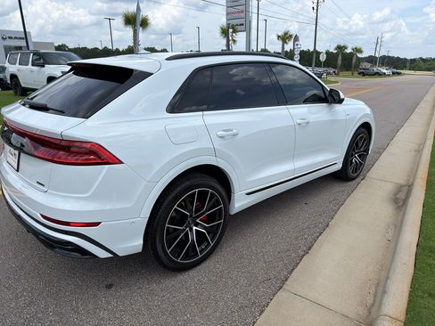 Used 2023 Audi Q8 Premium Plus AWD/4WD image 5