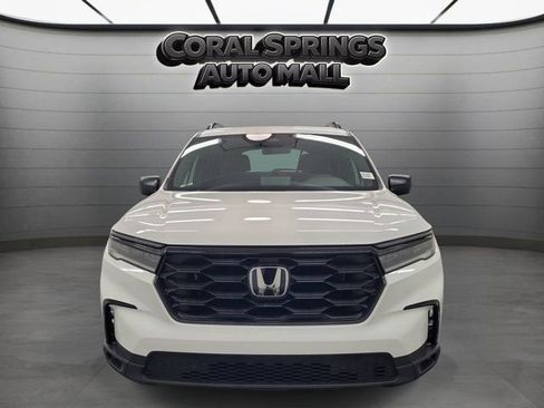 Certified 2025 Honda Pilot Sport image 2