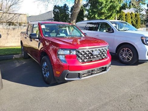 Used 2025 Ford Maverick XLT w/ Equipment Group 301A image 2
