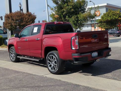 Used 2020 GMC Canyon Denali image 4