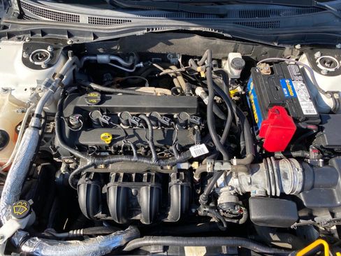 Used 2012 Ford Fusion SE image 19