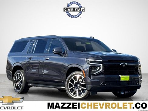 Used 2025 Chevrolet Suburban RST image 1