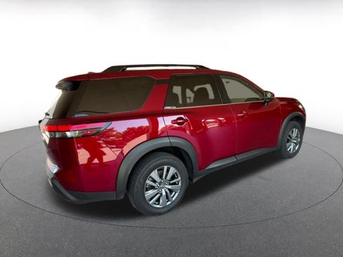 Used 2025 Nissan Pathfinder SV FWD image 14