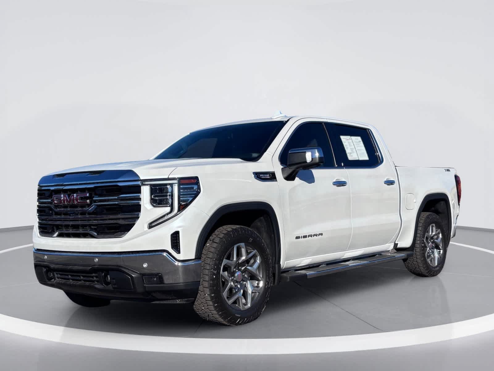 Used 2024 GMC Sierra 1500 SLT w/ SLT Premium Plus Package AWD/4WD image 2