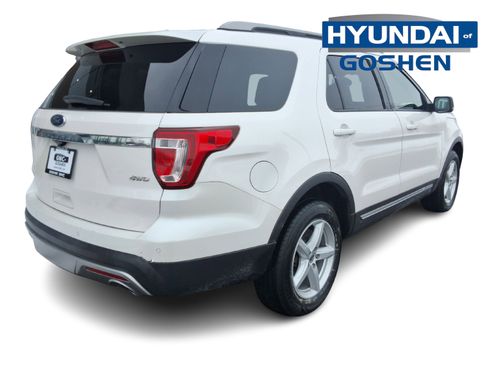 Used 2017 Ford Explorer XLT w/ Equipment Group 202A image 9