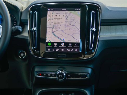 Used 2026 Volvo XC40 B5 Ultra w/ Climate Package image 15