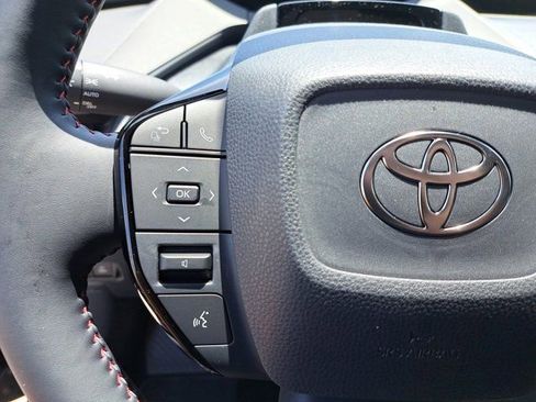 New 2025 Toyota Prius Plug-In Hybrid image 18