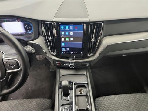 Used 2023 Volvo XC60 B5 Core image 24