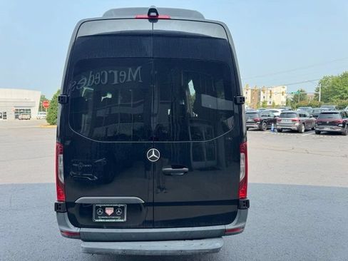 Used 2023 Mercedes-Benz Sprinter 2500 image 21