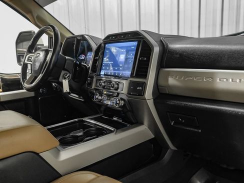 Used 2022 Ford F350 Lariat w/ Lariat Value Package AWD/4WD image 13
