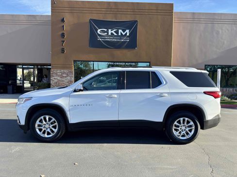 Used 2018 Chevrolet Traverse LT w/ LPO, Black Accent Package image 3