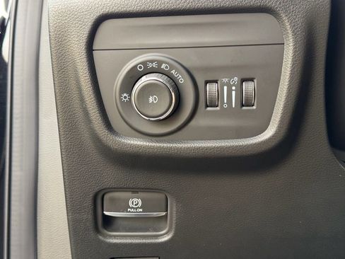 New 2026 Jeep Grand Cherokee L Limited w/ Luxury Tech Group II AWD/4WD image 23