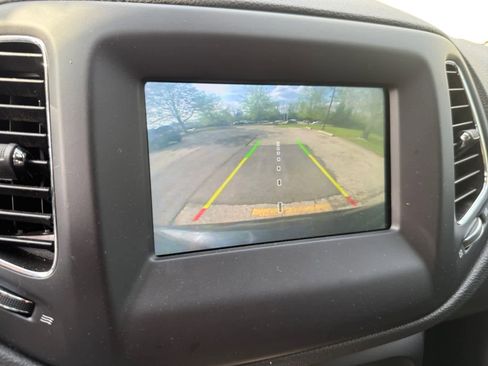 Used 2019 Jeep Compass Latitude w/ Popular Equipment Group image 16