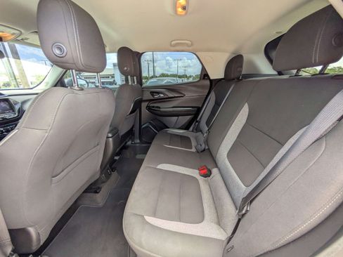 Used 2022 Chevrolet TrailBlazer LT w/ Convenience Package FWD image 13