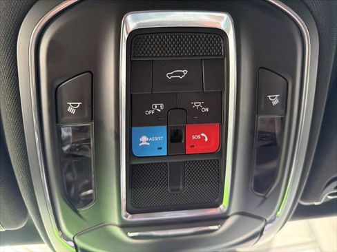 Used 2024 Jeep Wagoneer Series II w/ Flexible Seating Group image 36