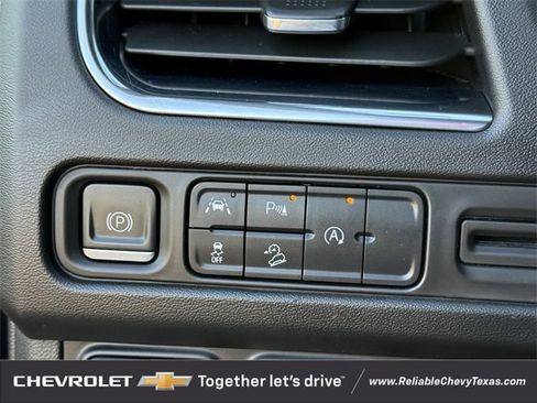 Used 2023 Chevrolet Suburban Premier image 27