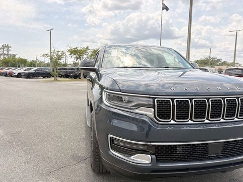 Used 2023 Jeep Wagoneer 2WD w/ Premium Group I image 9