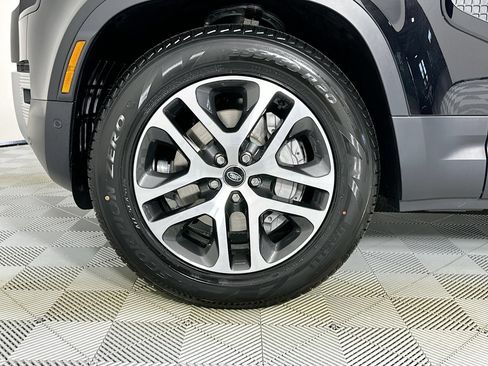 Used 2025 Land Rover Defender 110 S AWD/4WD image 9