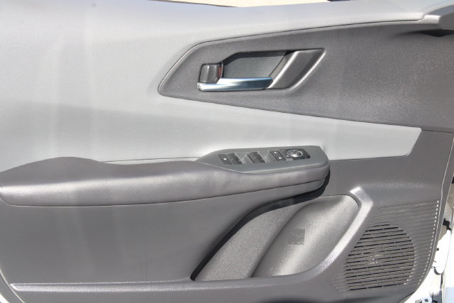 Used 2024 Toyota Prius XLE FWD image 10