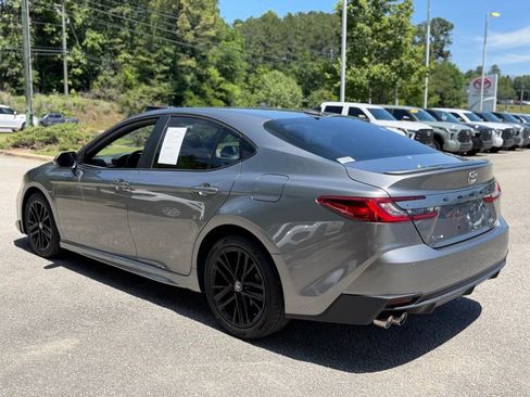 Used 2025 Toyota Camry SE w/ Convenience Package FWD image 2