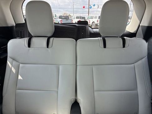 Used 2025 Ford Explorer Platinum w/ Ultimate Package image 29