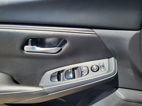 Certified 2025 Nissan Sentra SV FWD image 23