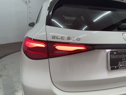 Used 2026 Mercedes-Benz GLC 300 GLC 300 image 28