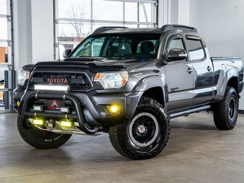 Used 2014 Toyota Tacoma 4x4 Double Cab image 2