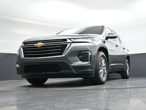 Used 2022 Chevrolet Traverse LT image 26