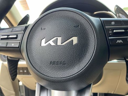 Used 2022 Kia Stinger GT1 AWD/4WD image 19