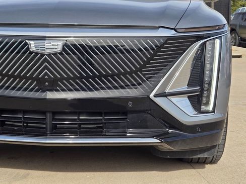 Certified 2025 Cadillac Lyriq Luxury w/ LPO, Floor Liner Package image 6