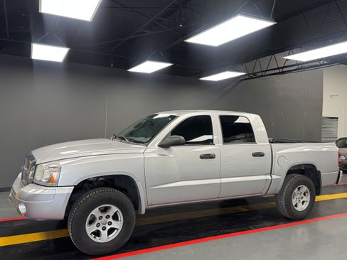 Used 2006 Dodge Dakota SLT image 4