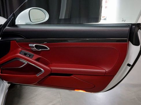 Used 2019 Porsche 911 4 Coupe image 34