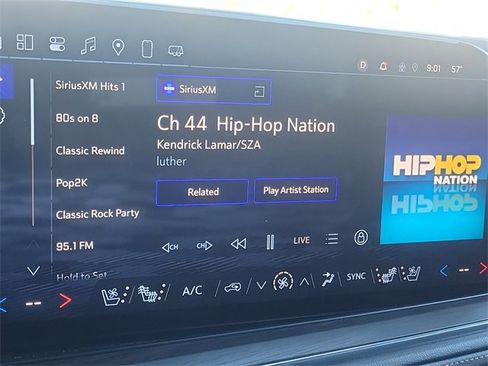 New 2025 Chevrolet Suburban Premier image 13