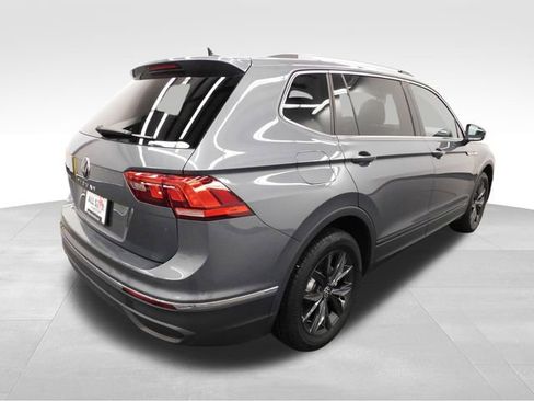 Used 2024 Volkswagen Tiguan SE image 8
