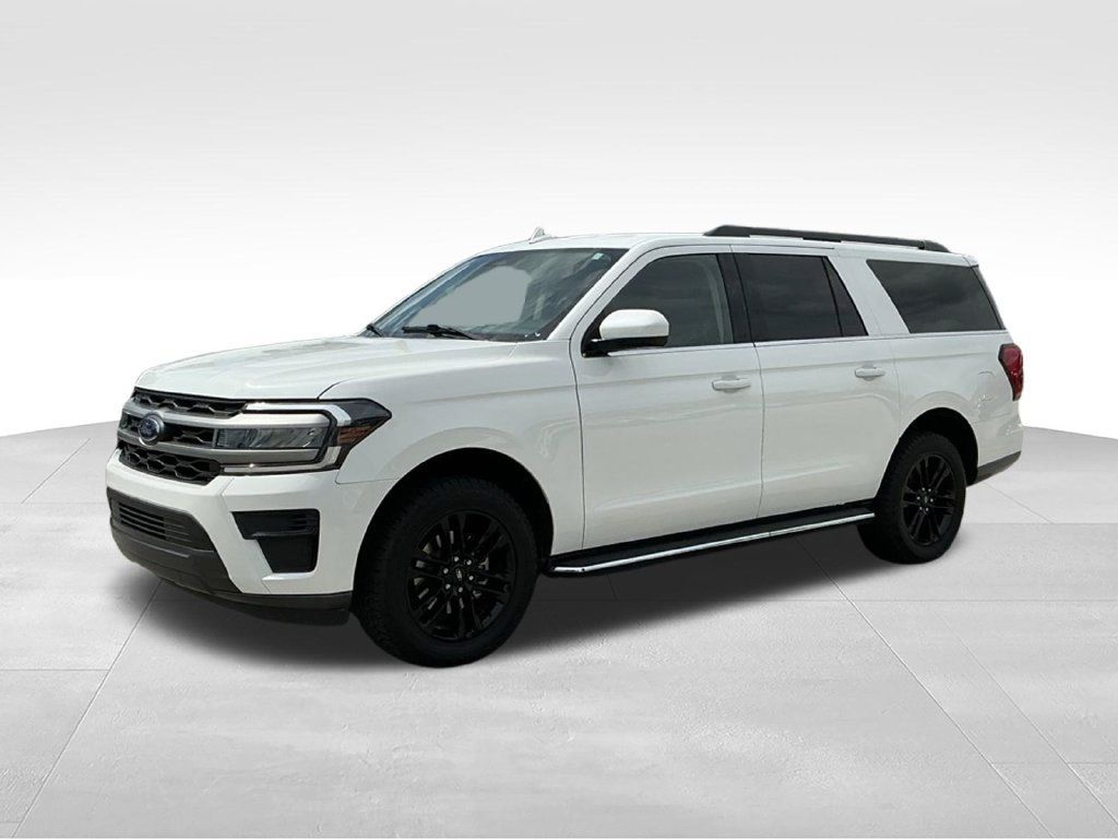 Used 2023 Ford Expedition Max XLT RWD image 2