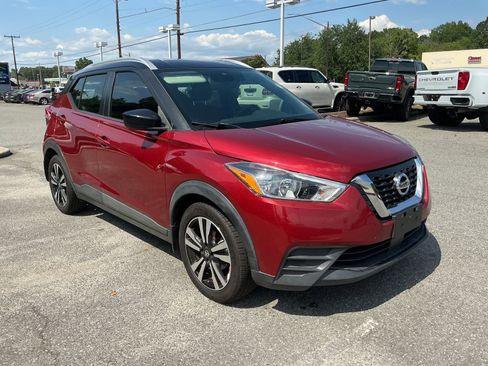 Used 2020 Nissan Kicks SV FWD image 7