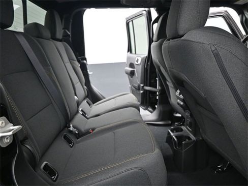 Used 2024 Jeep Gladiator Sport image 24